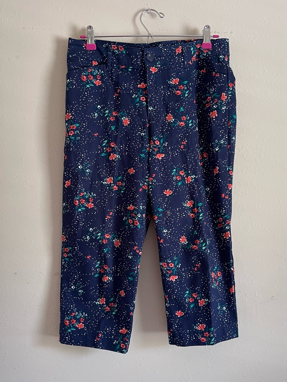 St. John's Bay Navy Floral Cropped Pants